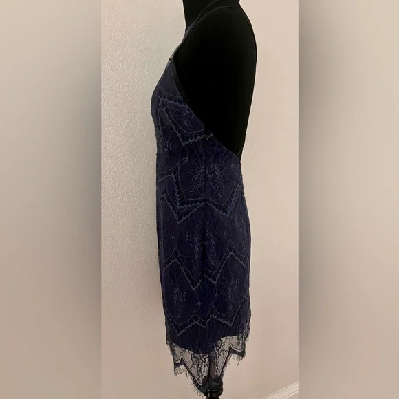 Free People Nothing Like This navy Lace Minidress Sz 2 - Picture 6 of 16